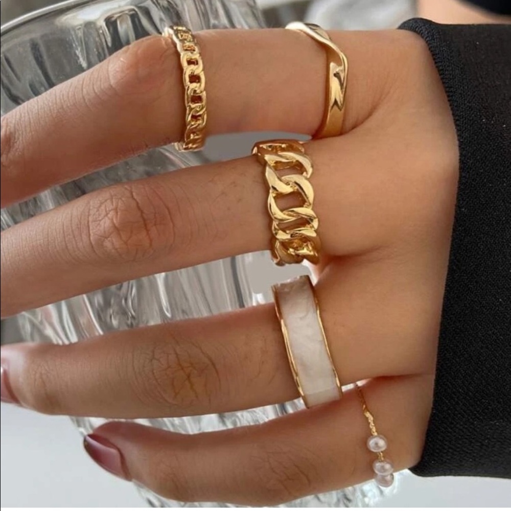 Trendy Stackable Gold Ring Set (5)
